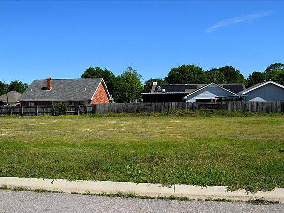 2nd image of 304 Preston Rd