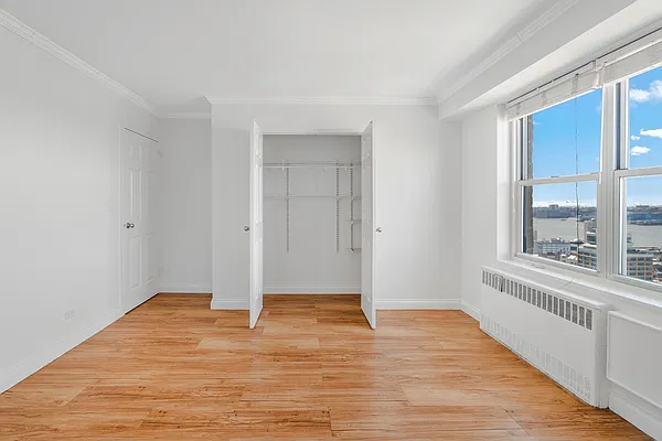 Rented by Empire State Administrative Service LP | media 6