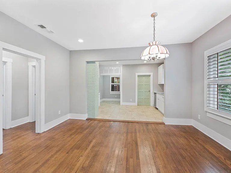 206 W High Ave — Photo 16