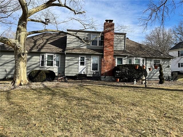 2nd image of 10267 Rosewood Dr