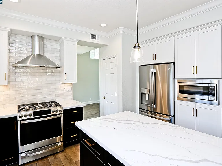 1079 River Rock Ln — Photo 4