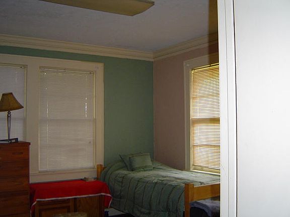 4th image of 841 Main St
