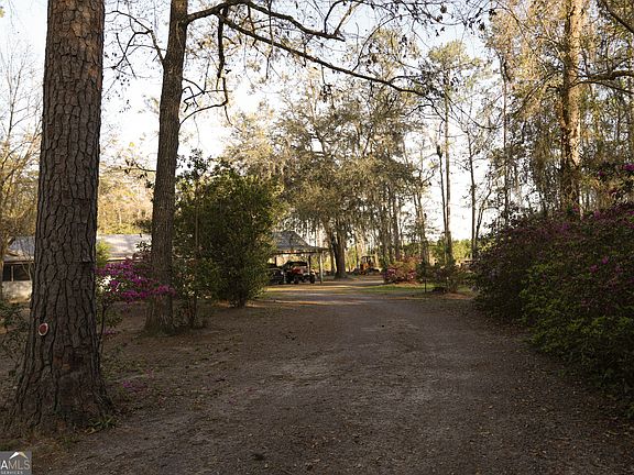 2nd image of 26 Capt Hanks Rd