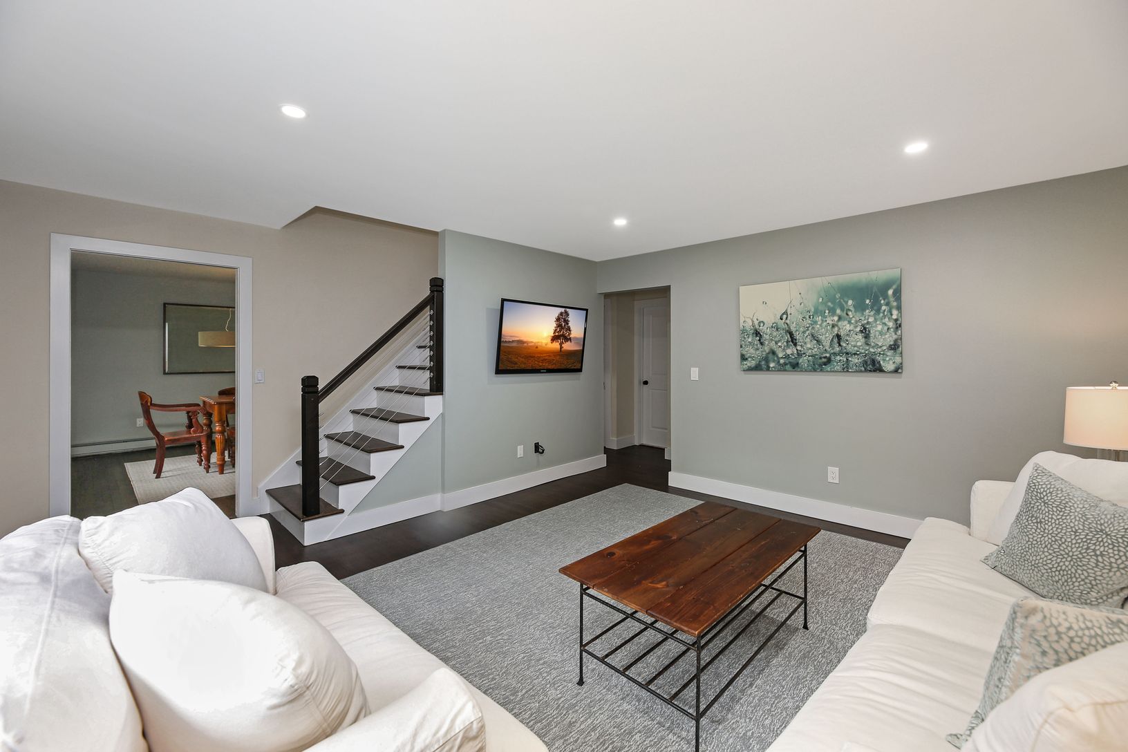  Newly Renovated Living Room 