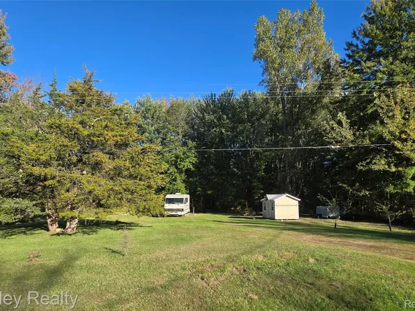 5690 Van Dyke Rd, Cass City, MI 48726