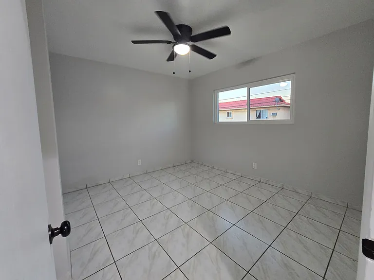 736 S Eastmont Ave #7 — Photo 14