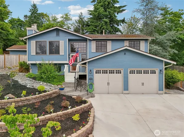 1435 S 263rd Place, Des Moines, WA 98198