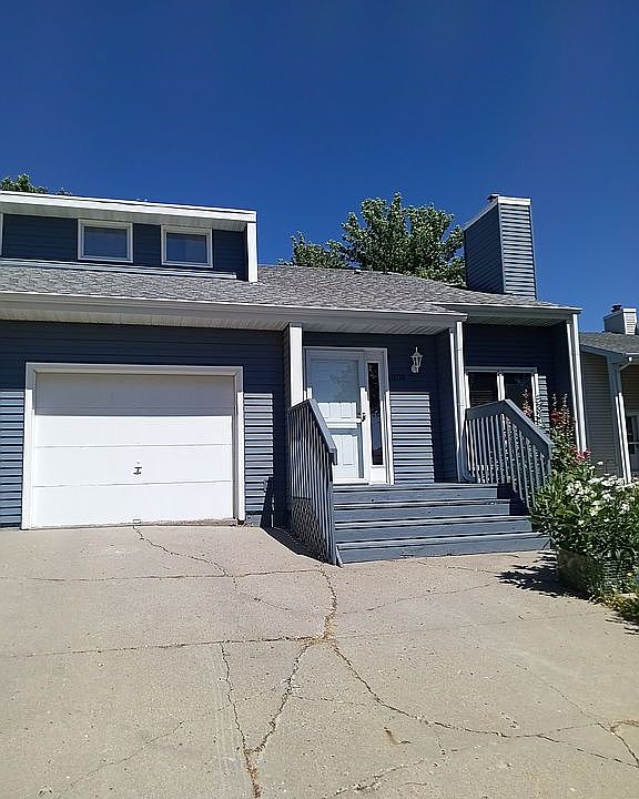 1st image of 1808 N Grandview Ln