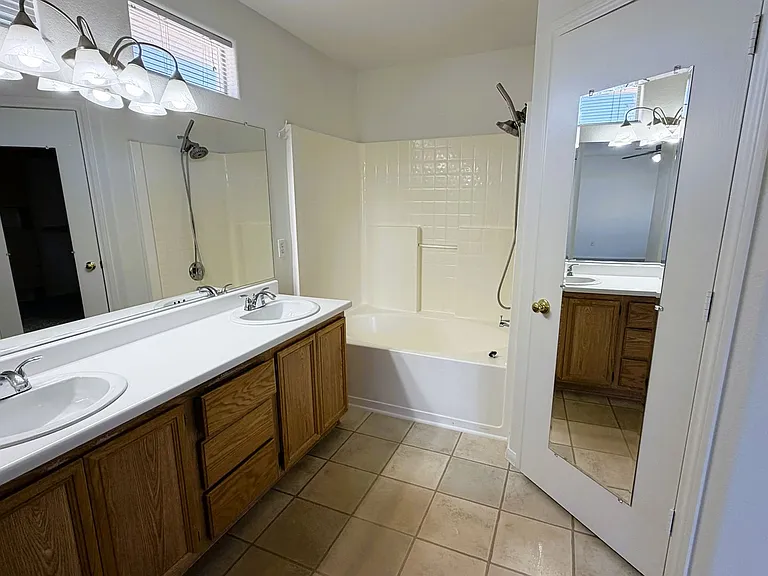 2424 Predera Ave — Photo 33