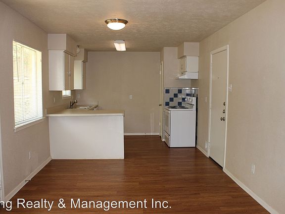 4th image of 2500 Whippoorwill Dr