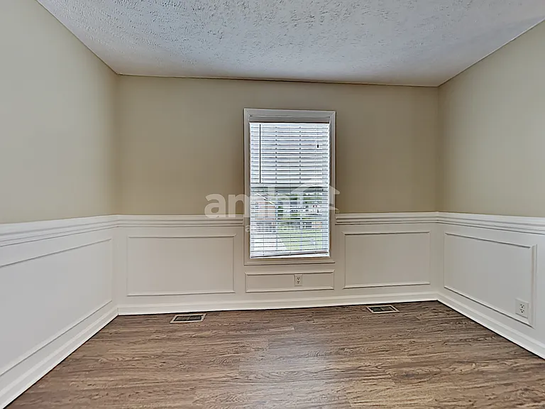 145 Buttermere Dr — Photo 5