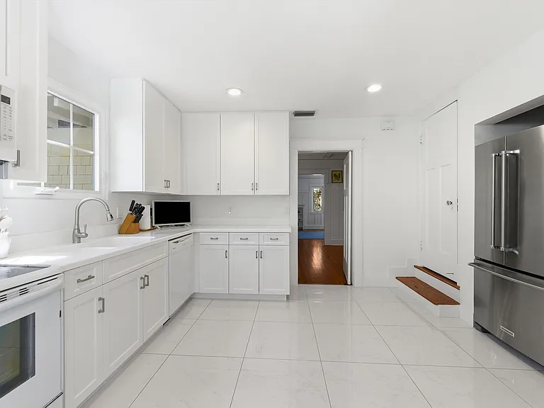 141 Chilean Ave — Photo 12