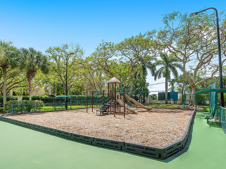 Cortland Portofino Place — Photo 49