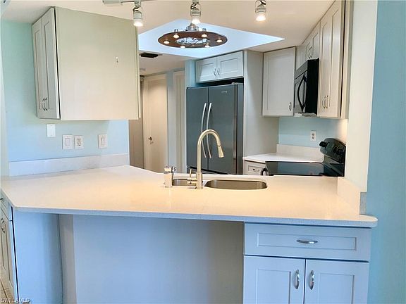 5th image of 9623 Eaton Gardens Ln APT 102
