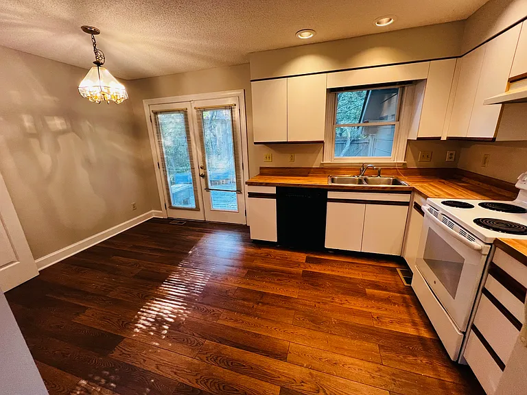 214 Ellington St #1 — Photo 3
