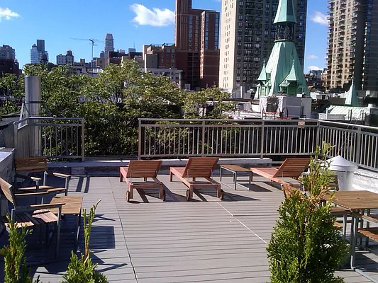 Rented by Bond New York | media 9