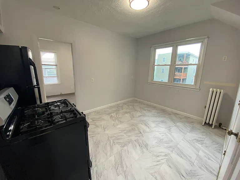 33 Everett Ave #3 — Photo 11