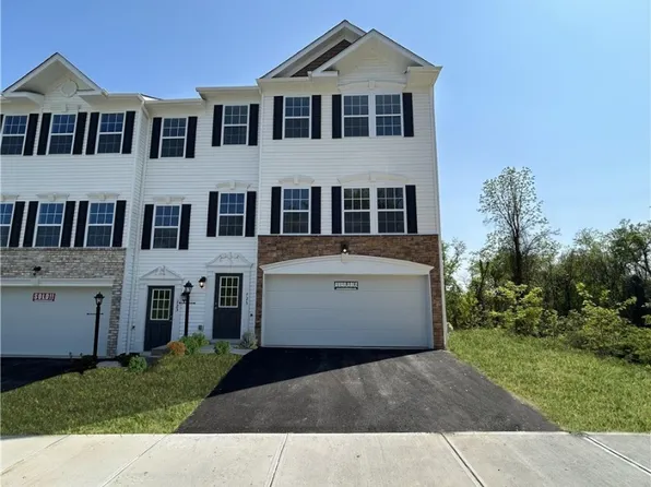 725 Ravenshire Ct, Coraopolis, PA 15108