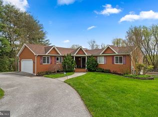 12285 Howard Lodge Dr, Sykesville, MD 21784