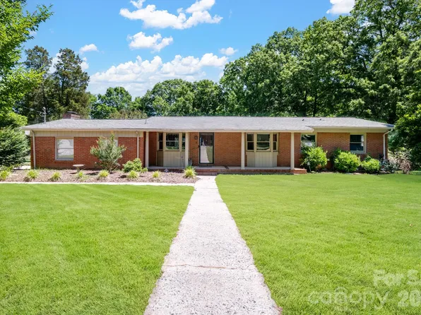 624 Patricia Ave, Harrisburg, NC 28075