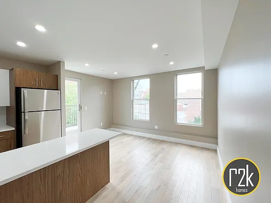 Rented by Realty 2000 Corp | media 13