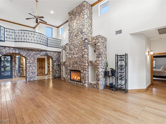 3rd image of 1369 Opal Valley St