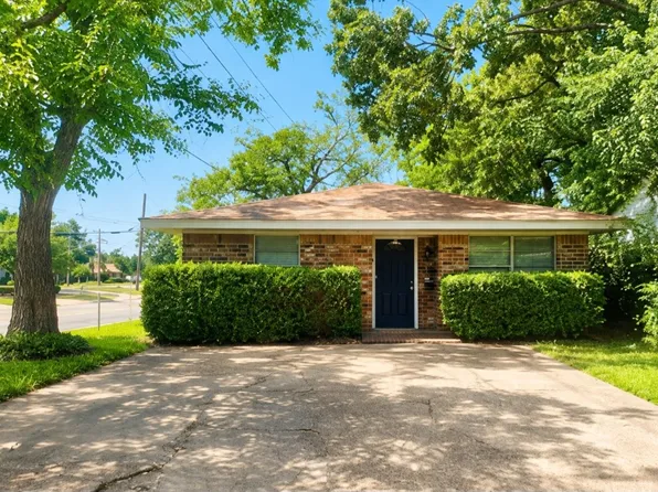 1860 W Kaufman St, Paris, TX 75460