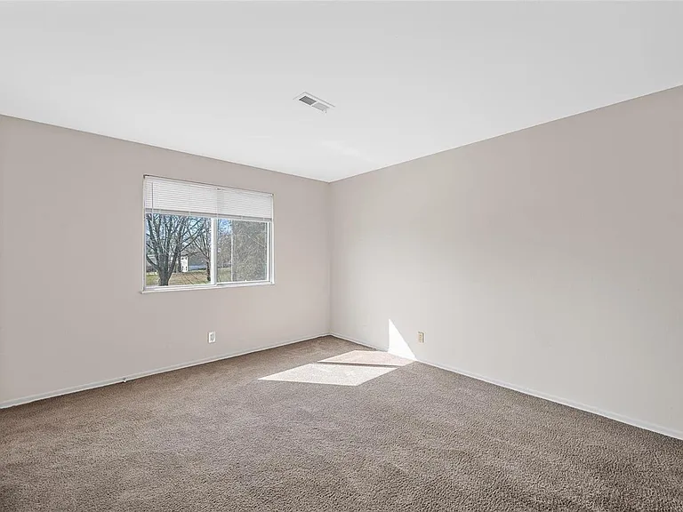 22 E Rock Creek Mnr — Photo 10