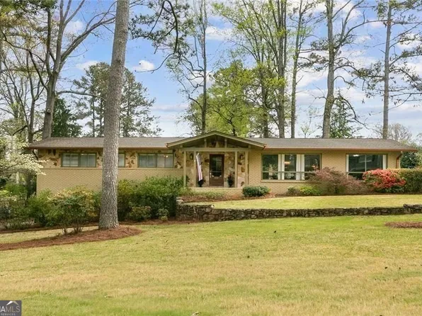 2744 Pinestream Dr NE, Marietta, GA 30068