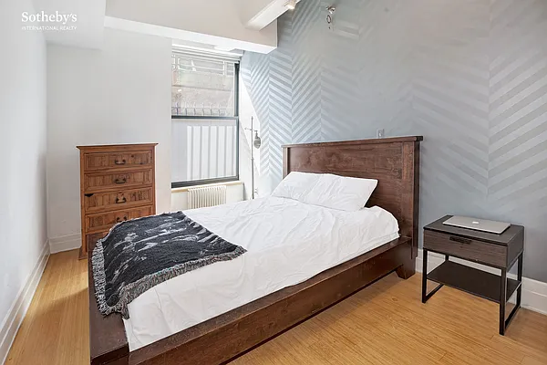 Sold by Sotheby's International Realty | media 11