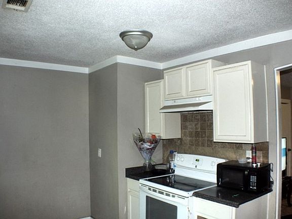 5th image of 1785 Jeffersonville Rd