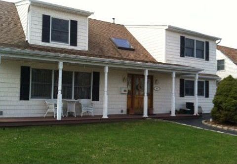 1st image of 20 Tower Ln