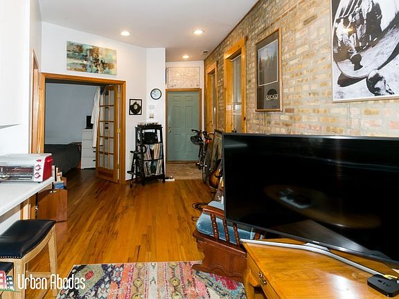 3rd image of 1307 N Greenview Ave #2FF