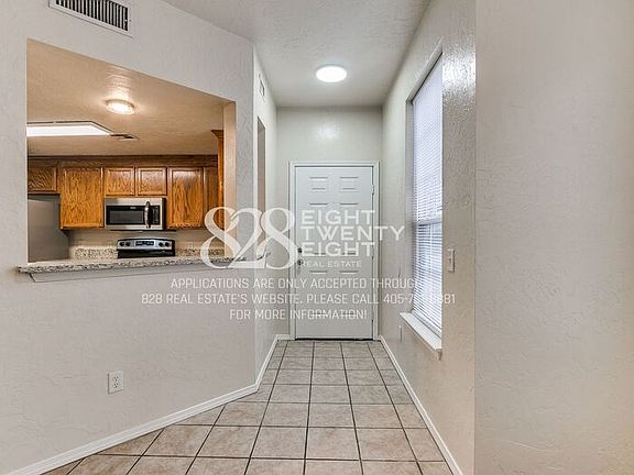 5th image of 2926 Oak Tree Ave