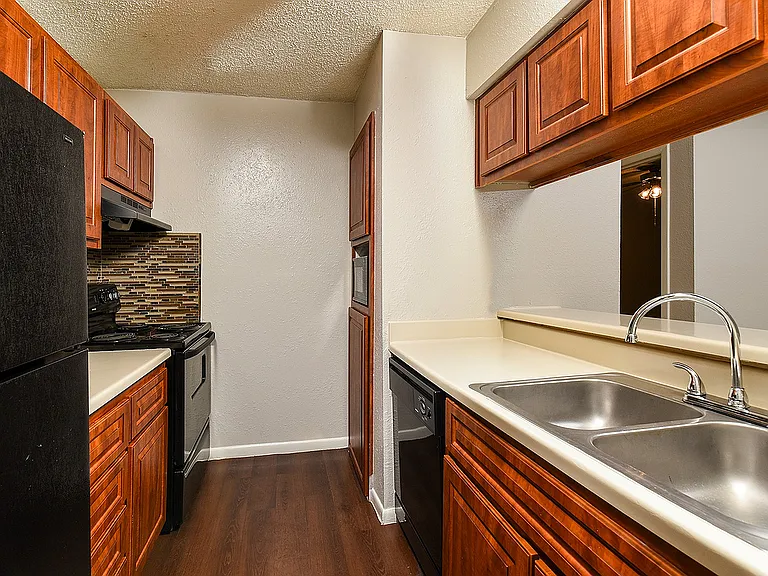 Willow Brook Apartments — Photo 19