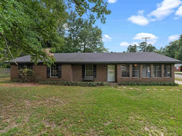 3900 Forest Trl, Marshall, TX 75672