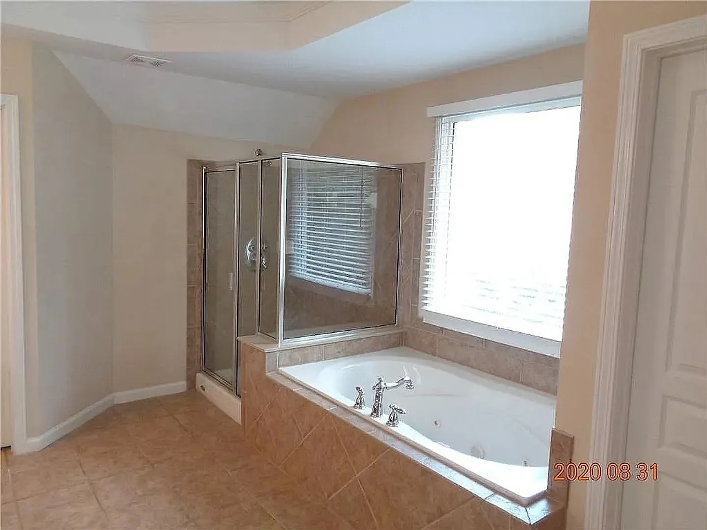 Room in 5 Bedroom Home in Buford — Photo 2