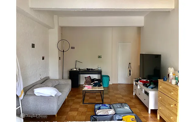 Rented by Douglas Elliman | media 4