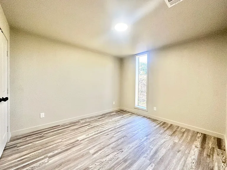 1600 Scripture St — Photo 39