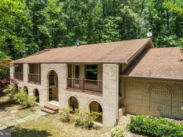211 Sleepy Hollow Trl, Fredericksburg, VA 22405
