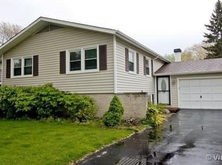 139 Chestnut Ln, Wheeling, IL 60090