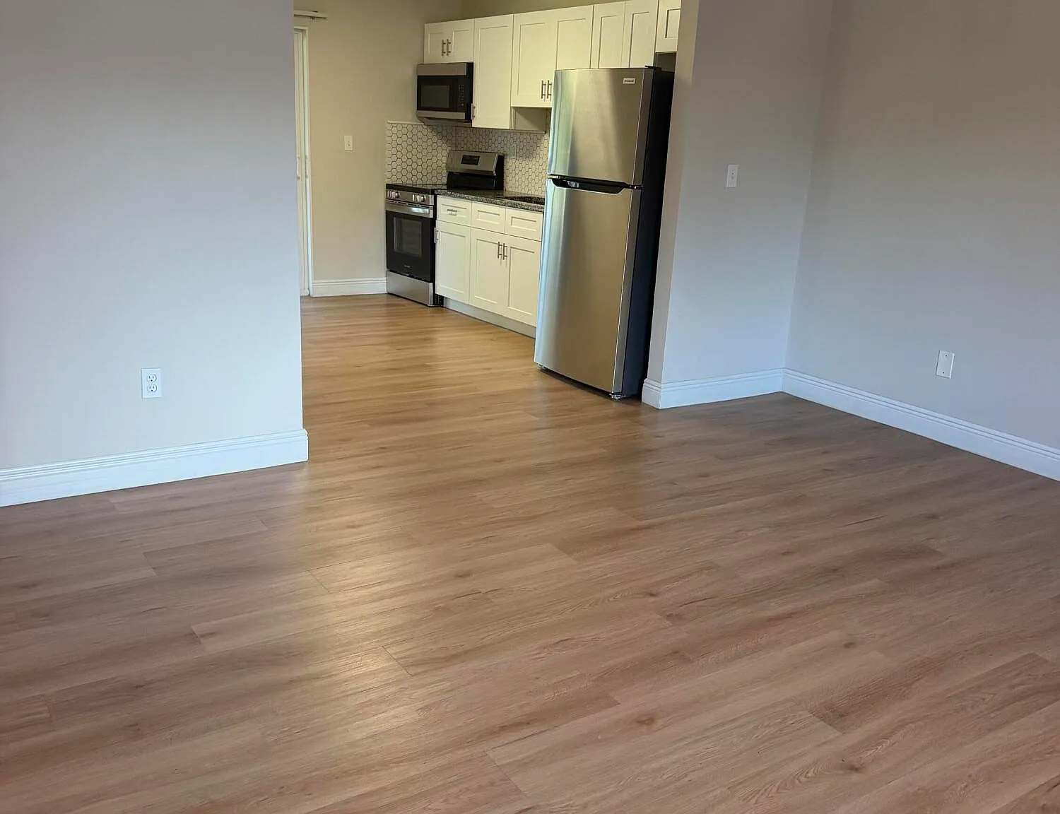 2 bed, 1.0 bath, 999 sqft, $2,000 — Photo 4