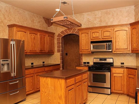 3rd image of 6501 Deer Horn Dr