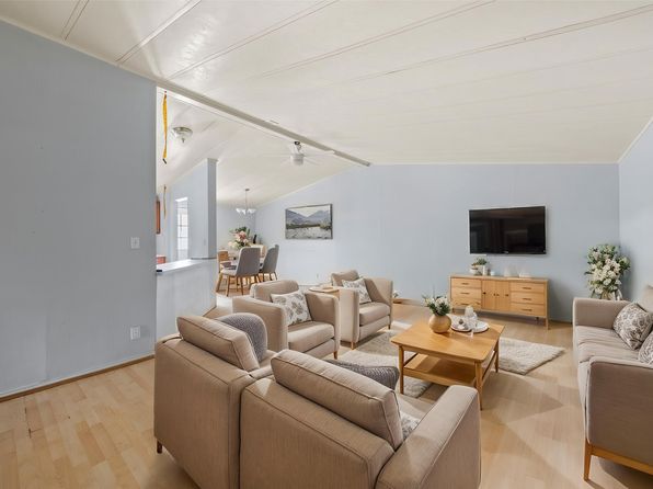 207 Mid Haven Ct, Granbury, TX 76048