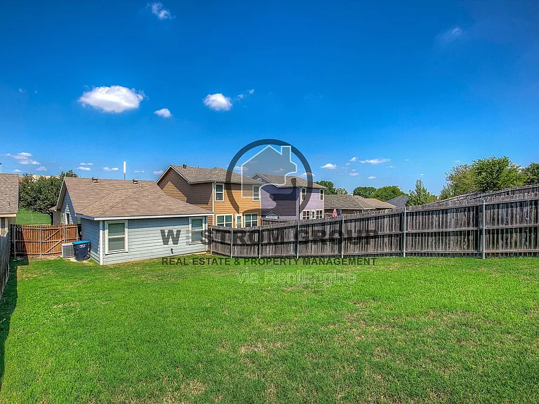 10721 Deauville Dr — Photo 33