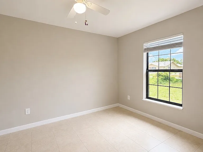 525 SE 4th Terrace Cpe — Photo 13