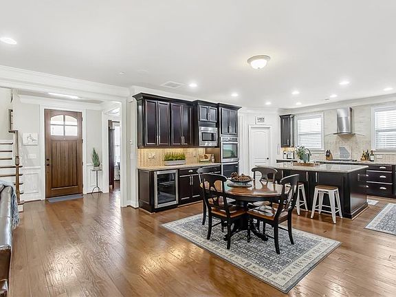 5th image of 358 Lyman Dr