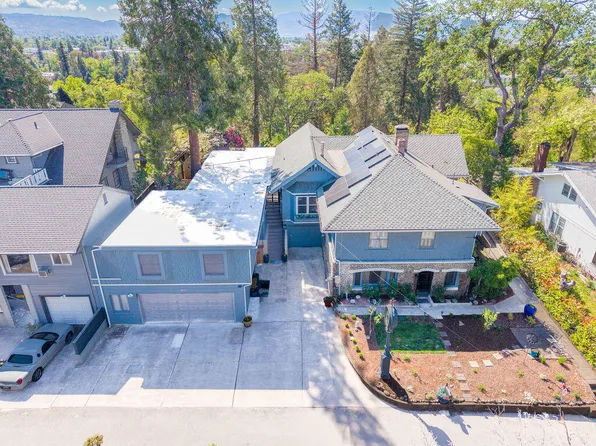 200 Medford Heights Ln, Medford, OR 97504