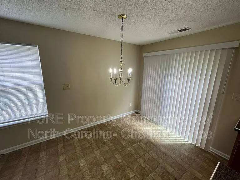 10636 Greatford Ct — Photo 7