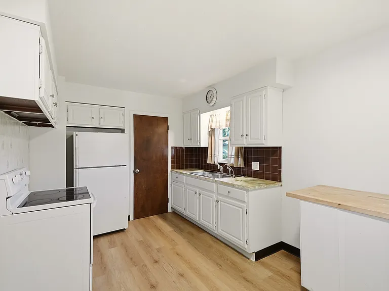 1037 Hardesty Blvd — Photo 10